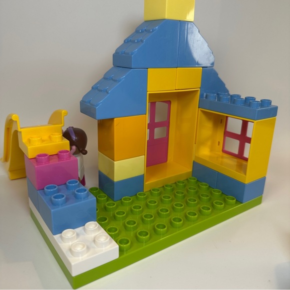 Duplo Doc McStuffins Backyard Clinic 10606 Near Complete‎